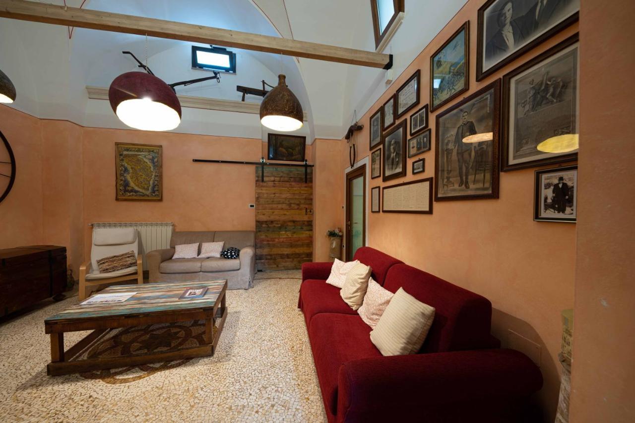 B&B Palazzo La Traja 갈리아노델카포 외부 사진