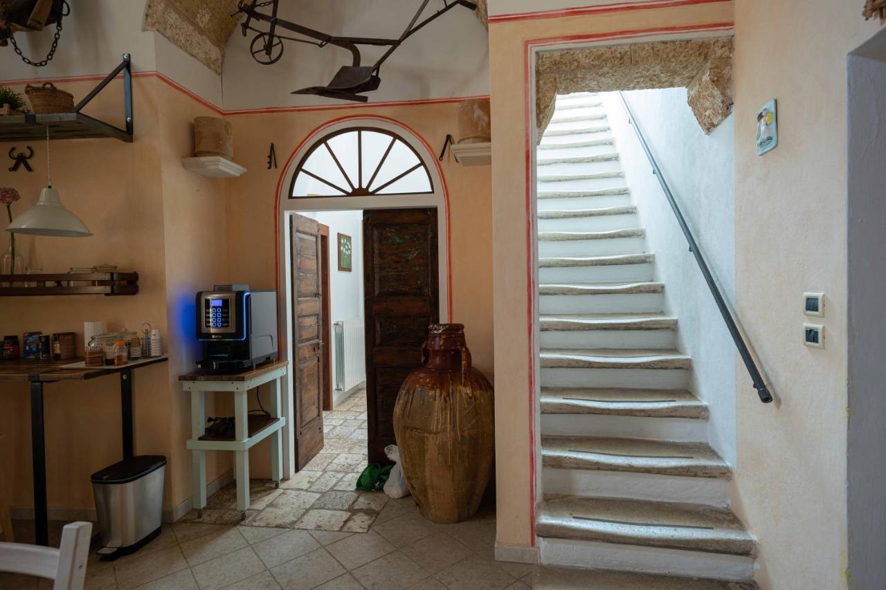 B&B Palazzo La Traja 갈리아노델카포 외부 사진